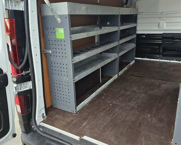 Белый Рено Трафик, объемом двигателя 2 л и пробегом 98 тыс. км за 23300 $, фото 35 на Automoto.ua