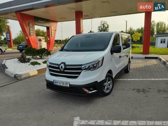 Білий Рено Трафік, об'ємом двигуна 2 л та пробігом 8 тис. км за 36000 $, фото 1 на Automoto.ua