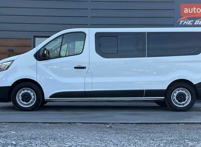 Білий Рено Трафік, об'ємом двигуна 2 л та пробігом 28 тис. км за 29399 $, фото 6 на Automoto.ua