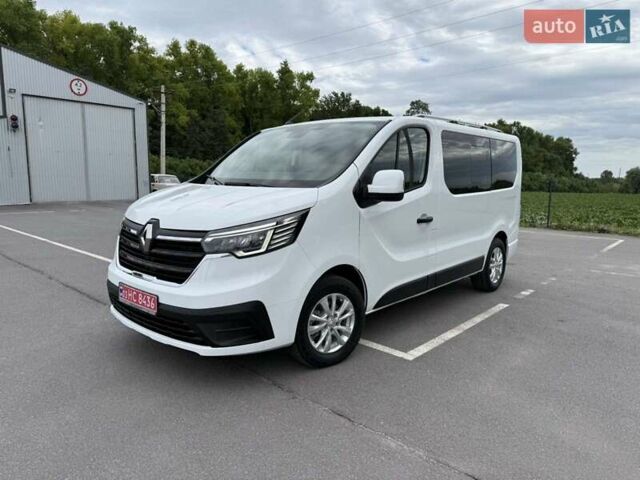 Белый Рено Трафик, объемом двигателя 2 л и пробегом 165 тыс. км за 34600 $, фото 2 на Automoto.ua