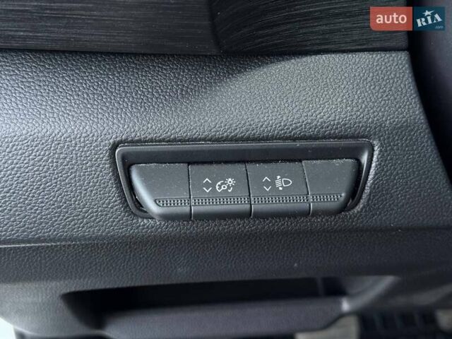 Білий Рено Трафік, об'ємом двигуна 2 л та пробігом 28 тис. км за 29399 $, фото 38 на Automoto.ua