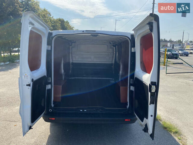 Белый Рено Трафик, объемом двигателя 2 л и пробегом 240 тыс. км за 20500 $, фото 18 на Automoto.ua