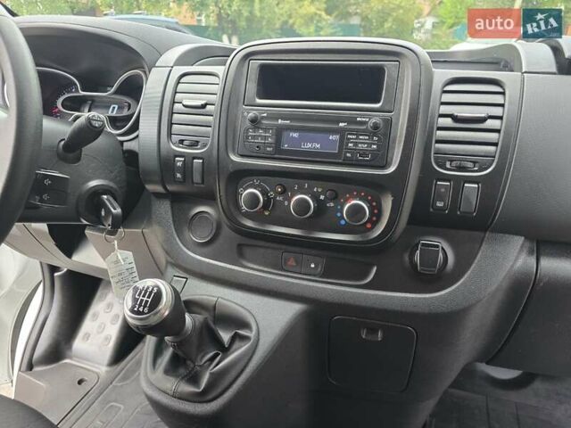 Белый Рено Трафик, объемом двигателя 2 л и пробегом 98 тыс. км за 23300 $, фото 30 на Automoto.ua