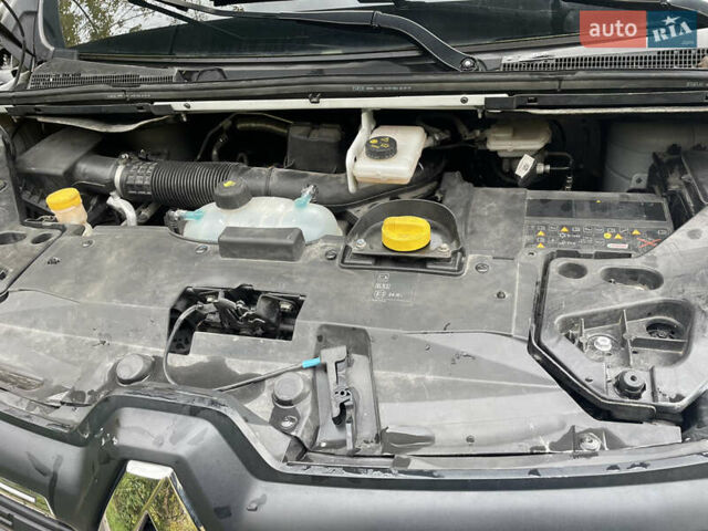 Білий Рено Трафік, об'ємом двигуна 2 л та пробігом 79 тис. км за 35000 $, фото 3 на Automoto.ua