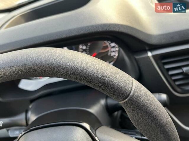 Белый Рено Трафик, объемом двигателя 2 л и пробегом 76 тыс. км за 28999 $, фото 19 на Automoto.ua