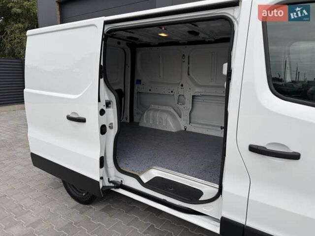 Білий Рено Трафік, об'ємом двигуна 2 л та пробігом 57 тис. км за 24769 $, фото 46 на Automoto.ua