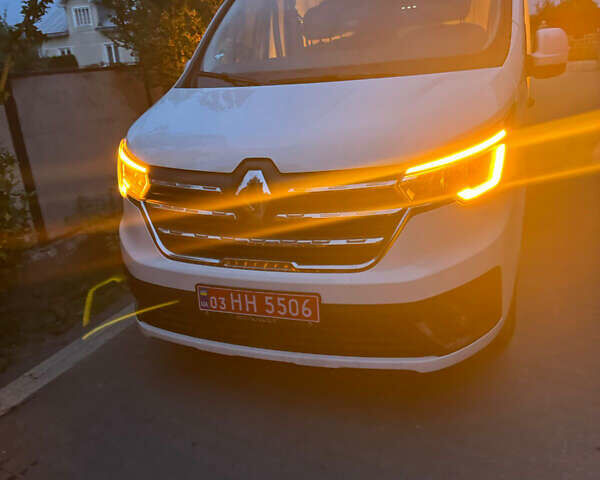 Белый Рено Трафик, объемом двигателя 2 л и пробегом 44 тыс. км за 30750 $, фото 3 на Automoto.ua