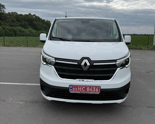 Белый Рено Трафик, объемом двигателя 2 л и пробегом 165 тыс. км за 34600 $, фото 5 на Automoto.ua