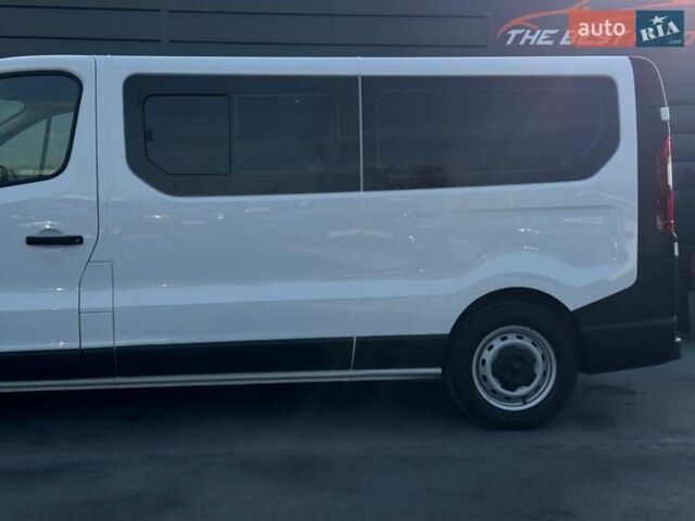 Білий Рено Трафік, об'ємом двигуна 2 л та пробігом 28 тис. км за 29399 $, фото 8 на Automoto.ua