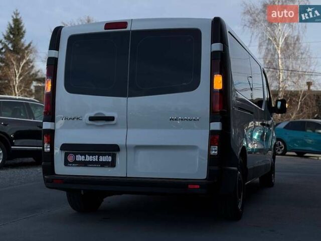 Білий Рено Трафік, об'ємом двигуна 2 л та пробігом 28 тис. км за 29399 $, фото 18 на Automoto.ua