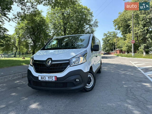 Белый Рено Трафик, объемом двигателя 2 л и пробегом 26 тыс. км за 21699 $, фото 41 на Automoto.ua