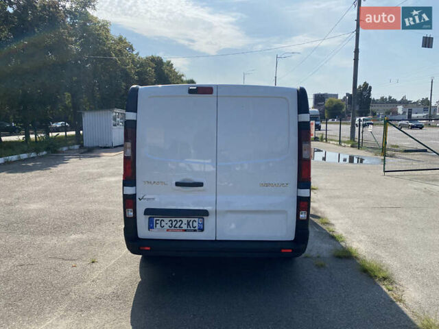 Белый Рено Трафик, объемом двигателя 2 л и пробегом 240 тыс. км за 20500 $, фото 4 на Automoto.ua