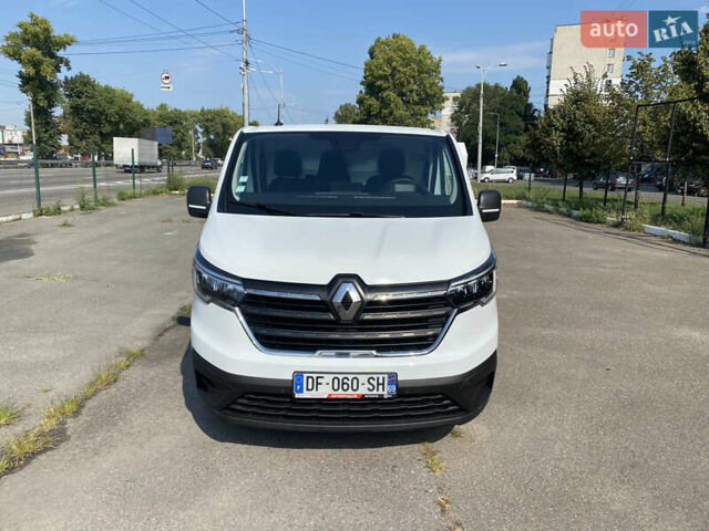 Белый Рено Трафик, объемом двигателя 2 л и пробегом 240 тыс. км за 20500 $, фото 1 на Automoto.ua