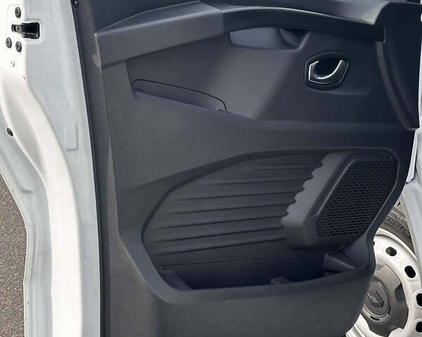 Белый Рено Трафик, объемом двигателя 2 л и пробегом 186 тыс. км за 28800 $, фото 6 на Automoto.ua