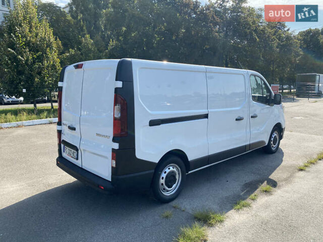 Белый Рено Трафик, объемом двигателя 2 л и пробегом 240 тыс. км за 20500 $, фото 3 на Automoto.ua