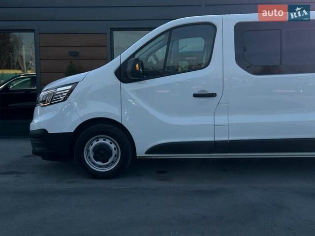 Білий Рено Трафік, об'ємом двигуна 2 л та пробігом 28 тис. км за 29399 $, фото 7 на Automoto.ua