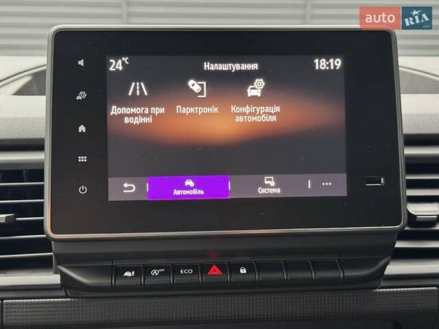 Білий Рено Трафік, об'ємом двигуна 2 л та пробігом 57 тис. км за 24769 $, фото 34 на Automoto.ua