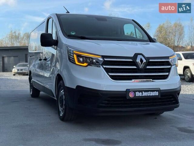 Білий Рено Трафік, об'ємом двигуна 2 л та пробігом 28 тис. км за 29399 $, фото 10 на Automoto.ua