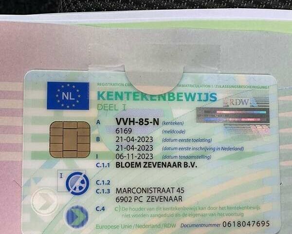 Білий Рено Трафік, об'ємом двигуна 2 л та пробігом 8 тис. км за 36000 $, фото 44 на Automoto.ua