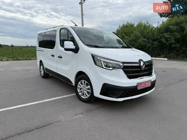 Белый Рено Трафик, объемом двигателя 2 л и пробегом 165 тыс. км за 34600 $, фото 3 на Automoto.ua