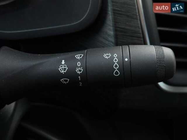 Білий Рено Трафік, об'ємом двигуна 2 л та пробігом 28 тис. км за 29399 $, фото 42 на Automoto.ua