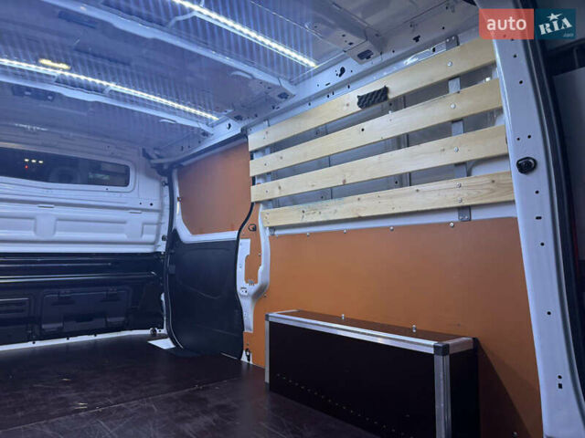 Белый Рено Трафик, объемом двигателя 2 л и пробегом 44 тыс. км за 30750 $, фото 10 на Automoto.ua