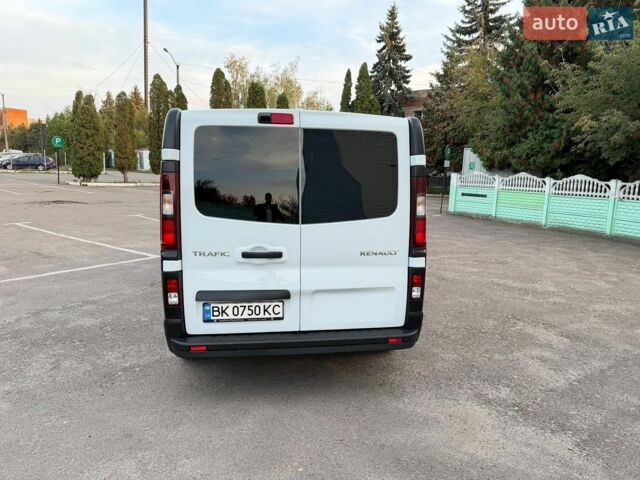 Белый Рено Трафик, объемом двигателя 2 л и пробегом 141 тыс. км за 26300 $, фото 8 на Automoto.ua