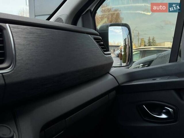 Білий Рено Трафік, об'ємом двигуна 2 л та пробігом 28 тис. км за 29399 $, фото 51 на Automoto.ua