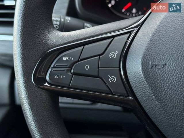 Білий Рено Трафік, об'ємом двигуна 2 л та пробігом 28 тис. км за 29399 $, фото 44 на Automoto.ua