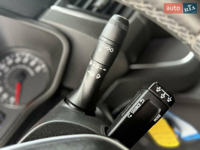 Белый Рено Трафик, объемом двигателя 2 л и пробегом 63 тыс. км за 32650 $, фото 91 на Automoto.ua