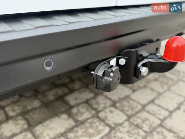 Белый Рено Трафик, объемом двигателя 2 л и пробегом 63 тыс. км за 32650 $, фото 118 на Automoto.ua