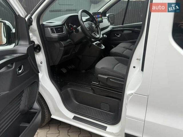 Білий Рено Трафік, об'ємом двигуна 2 л та пробігом 181 тис. км за 26850 $, фото 16 на Automoto.ua