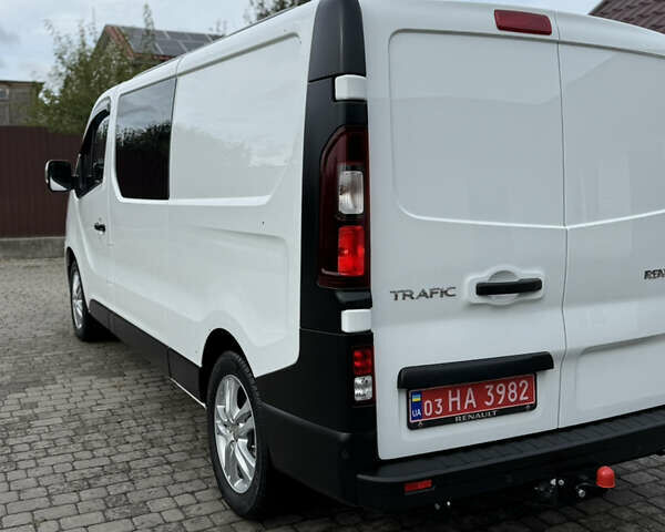 Белый Рено Трафик, объемом двигателя 2 л и пробегом 63 тыс. км за 32650 $, фото 27 на Automoto.ua