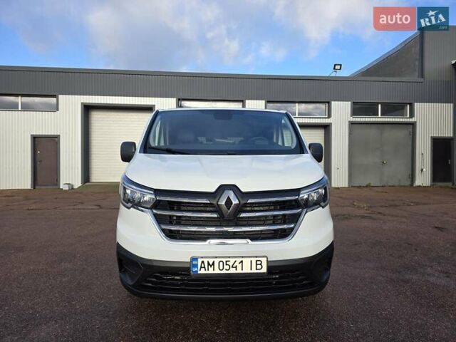 Белый Рено Трафик, объемом двигателя 2 л и пробегом 65 тыс. км за 29950 $, фото 2 на Automoto.ua