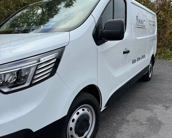 Білий Рено Трафік, об'ємом двигуна 2 л та пробігом 30 тис. км за 24990 $, фото 6 на Automoto.ua