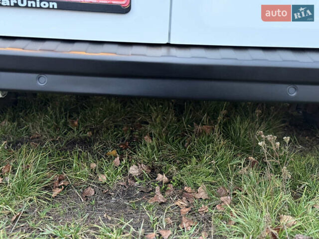 Белый Рено Трафик, объемом двигателя 2 л и пробегом 61 тыс. км за 22550 $, фото 6 на Automoto.ua