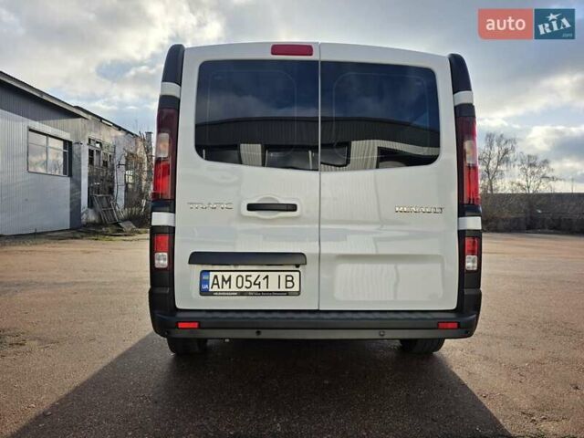 Белый Рено Трафик, объемом двигателя 2 л и пробегом 65 тыс. км за 29950 $, фото 11 на Automoto.ua