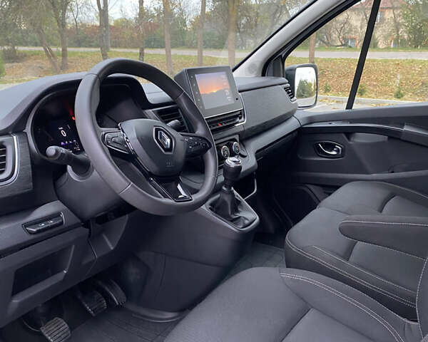 Белый Рено Трафик, объемом двигателя 2 л и пробегом 43 тыс. км за 25400 $, фото 16 на Automoto.ua