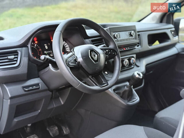 Белый Рено Трафик, объемом двигателя 2 л и пробегом 61 тыс. км за 22550 $, фото 20 на Automoto.ua