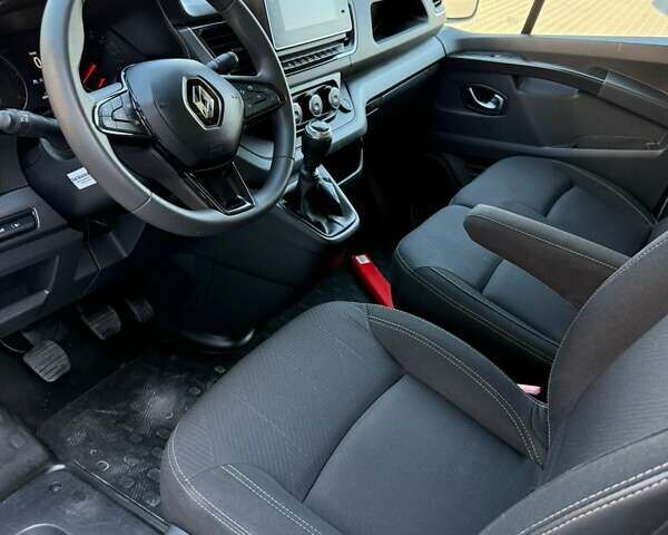 Белый Рено Трафик, объемом двигателя 0 л и пробегом 40 тыс. км за 25500 $, фото 40 на Automoto.ua