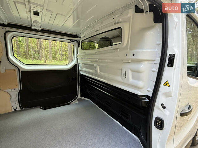 Белый Рено Трафик, объемом двигателя 2 л и пробегом 36 тыс. км за 25800 $, фото 54 на Automoto.ua