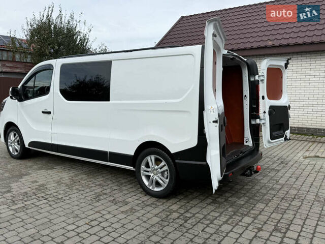 Белый Рено Трафик, объемом двигателя 2 л и пробегом 63 тыс. км за 32650 $, фото 68 на Automoto.ua