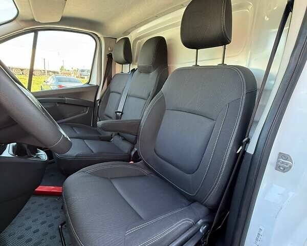 Белый Рено Трафик, объемом двигателя 0 л и пробегом 40 тыс. км за 25500 $, фото 32 на Automoto.ua