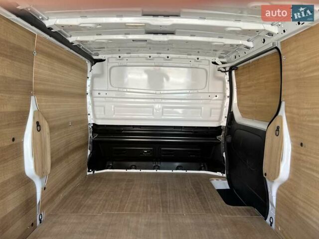 Белый Рено Трафик, объемом двигателя 2 л и пробегом 110 тыс. км за 28999 $, фото 18 на Automoto.ua