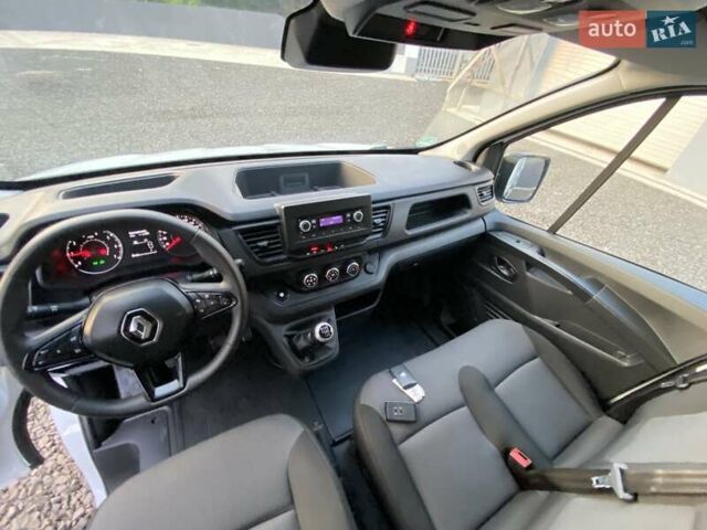 Білий Рено Трафік, об'ємом двигуна 2 л та пробігом 77 тис. км за 21798 $, фото 45 на Automoto.ua