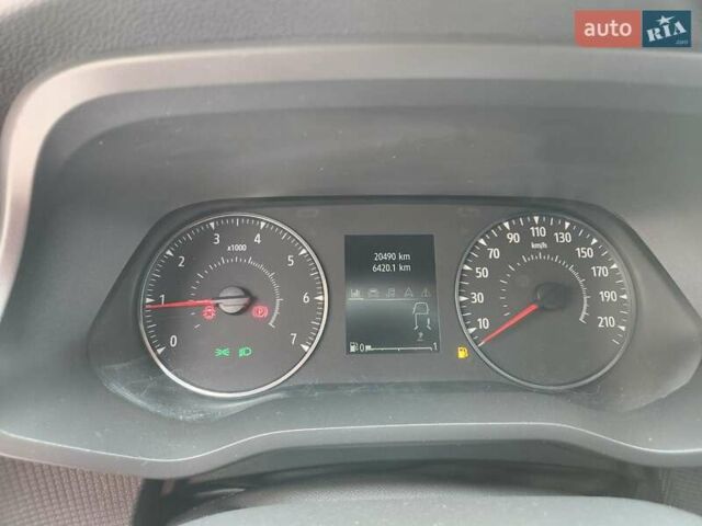 Белый Рено Трафик, объемом двигателя 2 л и пробегом 21 тыс. км за 29900 $, фото 39 на Automoto.ua