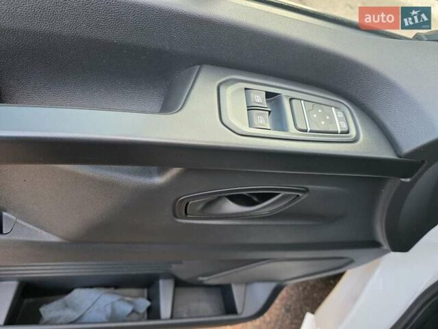 Белый Рено Трафик, объемом двигателя 2 л и пробегом 65 тыс. км за 29950 $, фото 27 на Automoto.ua