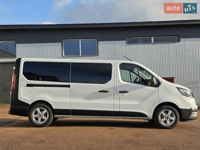 Белый Рено Трафик, объемом двигателя 2 л и пробегом 65 тыс. км за 29950 $, фото 9 на Automoto.ua