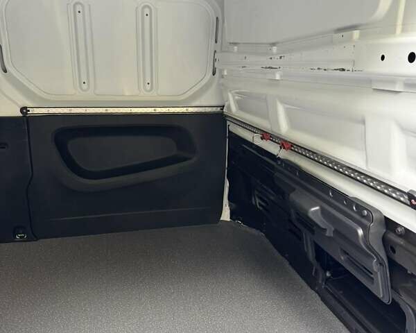 Білий Рено Трафік, об'ємом двигуна 2 л та пробігом 30 тис. км за 24990 $, фото 65 на Automoto.ua