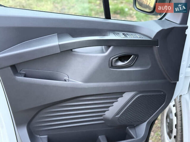 Белый Рено Трафик, объемом двигателя 2 л и пробегом 61 тыс. км за 22550 $, фото 22 на Automoto.ua